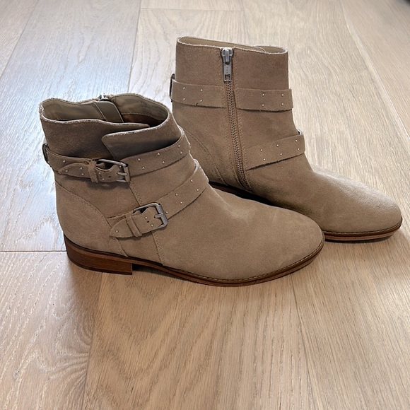 Tan suede moto boot. - Picture 2 of 5